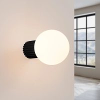 applique-murale-noire-globe-opalin-moderne-a-cotes-787 Applique Murale | HALO (Noir)